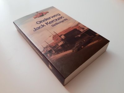 Boek met de titel: Onderweg