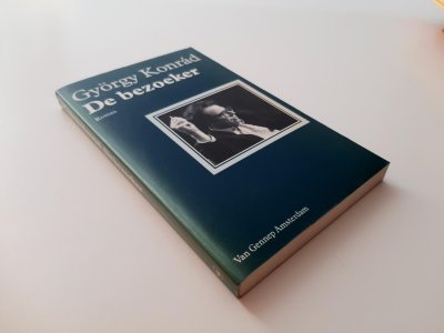 Boek met de titel: De Bezoeker