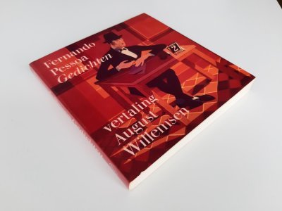 Boek met de titel: Gedichten - en proza, keuze, vertaling en nawoord door August Willemsen. Tweetalige uitgave