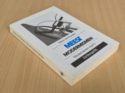 Tweedehands boek: Meest modermismen - deel 3 van auteur Kooten - pocket rechte rug zonder leesvouwen. In goede conditie