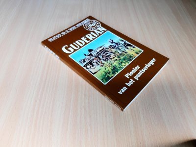 Boek met de titel: Guderian - Pionier van het pantserleger nr 65