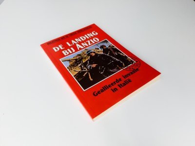 Boek met de titel: De landing bij Anzio - Geallieerde invasie in Italië nr 76