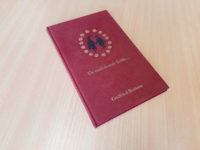 Boek met de titel: De ontluikende liefde tussen Pa Pinkelman en Tante Pollewop