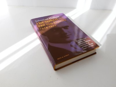 Boek met de titel: Het verhaal van een Duitser