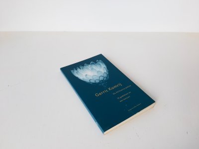 Tweedehands boek: De Afrikaanse poëzie van auteur Gerrit Komrij - Paperback, zo goed als nieuw