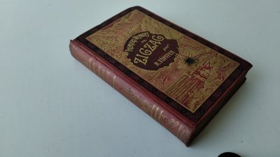 Tweedehands boek: Premiers voyages en zigzag van auteur Topffer, R. - Hardcover, name on the first page. Unfortunately page 1 en 2 are missing. Binding is loose at beginning of the book. Old age stains.