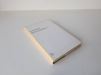 Boek met de titel: Niet de moordenaar, de vermoorde is schuldig