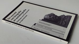 Boek met de titel: De wereld van biografie en autobiografie- Prive domein