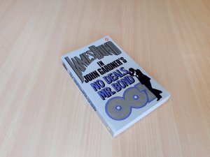 Boek met de titel: No Deals Mr. Bond