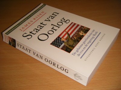 Tweedehands boek: Staat van Oorlog van auteur James Risen - Paperback, scheefgelezen, met leesvouwen, met ex-libris, in goede staat.