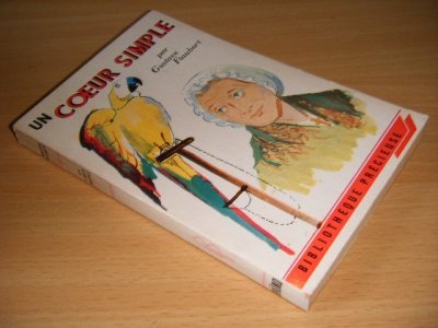 Tweedehands boek: Un coeur simple van auteur Gustave Flaubert - Pocket, met leesvouwen, in goede staat.
