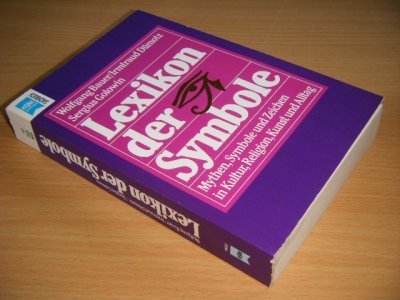 Tweedehands boek: Lexikon der Symbole van auteur Wolfgang Bauer, Irmtraud Dumotz, Sergius Golowin - Paperback, in goede staat. Geillustreerd.