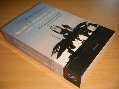 Boek met de titel: Voorbij de grenzen van het Amerikaanse imperium