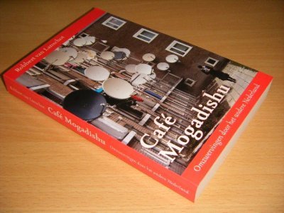 Boek met de titel: Cafe Mogadishu