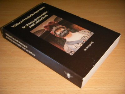 Tweedehands boek: Ik draag geen helm met vederbos van auteur Willem Frederik Hermans - Paperback, gebruikssporen, in goede staat. Geillustreerd.
