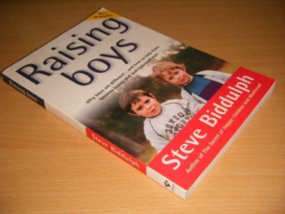 Boek met de titel: Raising boys