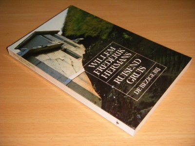 Boek met de titel: Ruisend gruis