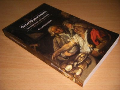 Tweedehands boek: Op het lijf geschreven van auteur J.J.E. van Everdingen, F. Meulenberg, H.E. Fokke en A.J. Six (red.) - Paperback, in goede staat. Geillustreerd.