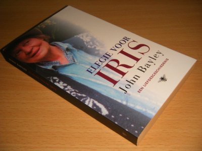 Boek met de titel: Elegie voor Iris