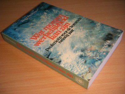 Tweedehands boek: Wat morgen werkelijkheid kan zijn van auteur Peter Andreas - Paperback, met leesvouwen, in redelijk goede staat.