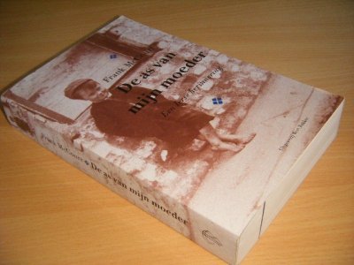 Boek met de titel: De as van mijn moeder