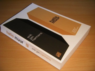 Boek met de titel: Hallo, muur 