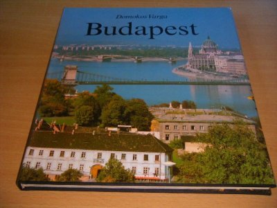Tweedehands boek: Budapest van auteur Domokos Varga - Hardcover with dustjacket, in good condition. With pictures.