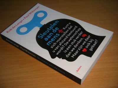 Tweedehands boek: Sleutelen aan de mens van auteur Rob de Lange en Paul Witteman - Paperback, als nieuw. 