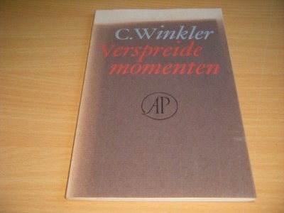 Tweedehands boek: Verspreide momenten van auteur C. Winkler - Paperback met flappen, verkleurde rug en voorplat, in redelijk goede staat.