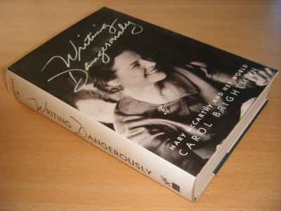 Tweedehands boek: Writing Dangerously van auteur Carol Brightman - Hardcover with dustjacket, some stains on book block, in good condition. With pictures.