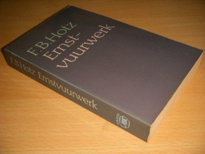 Boek met de titel: Ernstvuurwerk