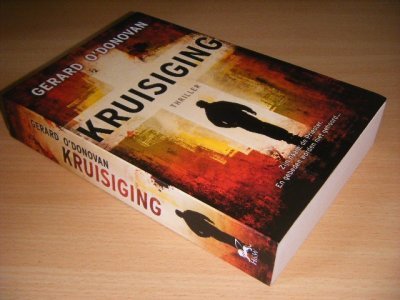 Boek met de titel: Kruisiging