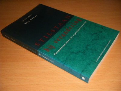Boek met de titel: Stilstaan bij verandering