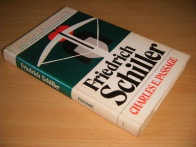 Tweedehands boek: Friedrich Schiller van auteur Charles E. Passage - Hardcover with dustjacket, name on title page, traces of use, in good condition. With pictures.