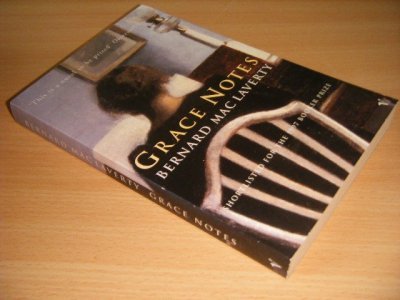 Tweedehands boek: Grace notes van auteur Bernard MacLaverty - Paperback, in good condition.