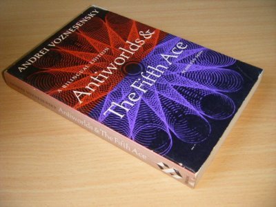 Boek met de titel: Antiworlds and The Fifth Ace