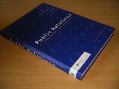 Boek met de titel: Public relations
