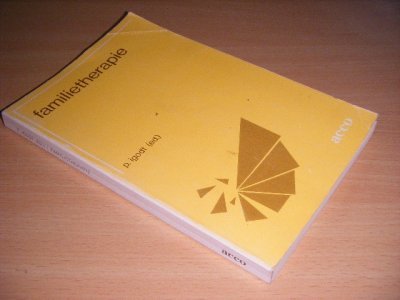 Boek met de titel: Familietherapie