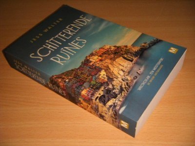 Boek met de titel: Schitterende ruines
