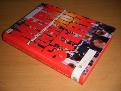 Tweedehands boek: Merk toch hoe sterk van auteur mr. Paul H.J.M. Moers - Softcover, in goede staat. Geillustreerd.