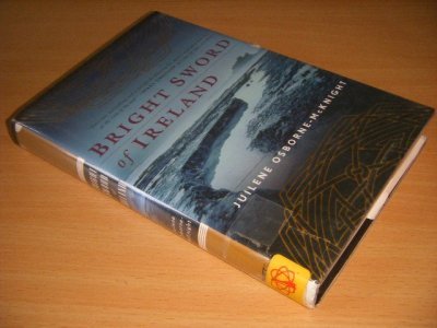 Boek met de titel: Bright Sword of Ireland