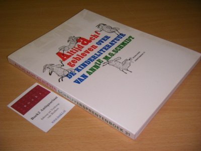 Boek met de titel: Altijd acht gebleven