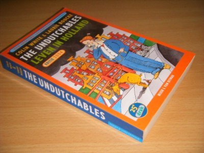 Tweedehands boek: The Undutchables: Leven in Holland van auteur Colin White en Laurie Bouckie - Paperback, in goede staat.