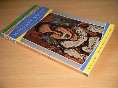Tweedehands boek: Moderne kunst in Noord- en Zuid-Nederlandse musea van auteur Charles Wentinck - Pocket, in goede staat. Geillustreerd.