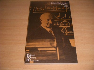 Tweedehands boek: Martin Heidegger in Selbstzeugnissen und Bilddokumenten van auteur Walter Biemel - Pocket, in goede staat. Geillustreerd.