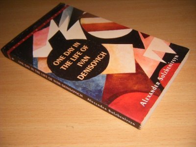 Tweedehands boek: One Day in the Life of Ivan Denisovich van auteur Alexander Solzhenitsyn - Pocket, in good condition.