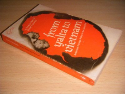 Boek met de titel: From Yalta to Vietnam