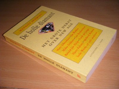 Tweedehands boek: De holle diamant van auteur Maurits Schmidt - Paperback, in goede staat.