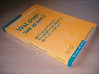 Boek met de titel: Wat doen we eraan?