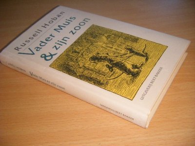 Tweedehands boek: Vader Muis en zijn zoon van auteur Russell Hoban - Gebonden met stofomslag, in goede staat. Geillustreerd.